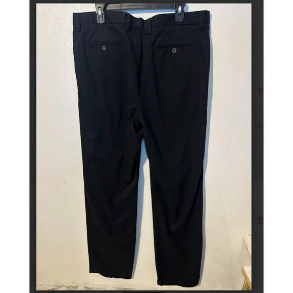 462 Amazon Essentials Men's Classic-Fit Wrinkle-Resistant Flat-Front Chino Pant - Picture 5 of 6